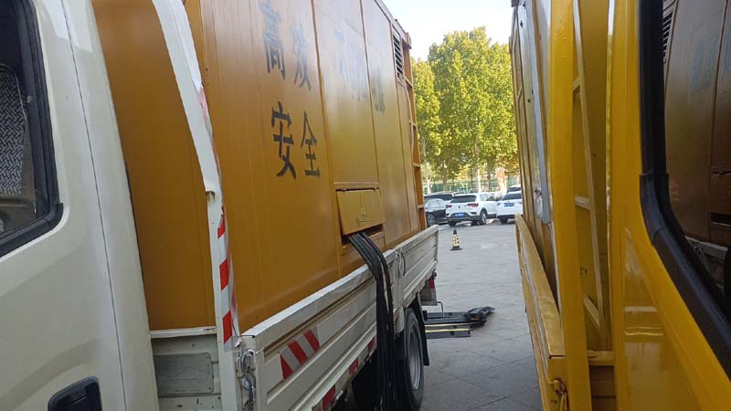 文圣如何判断柴油发电机组和UPS电源的切换时间是否符合要求？